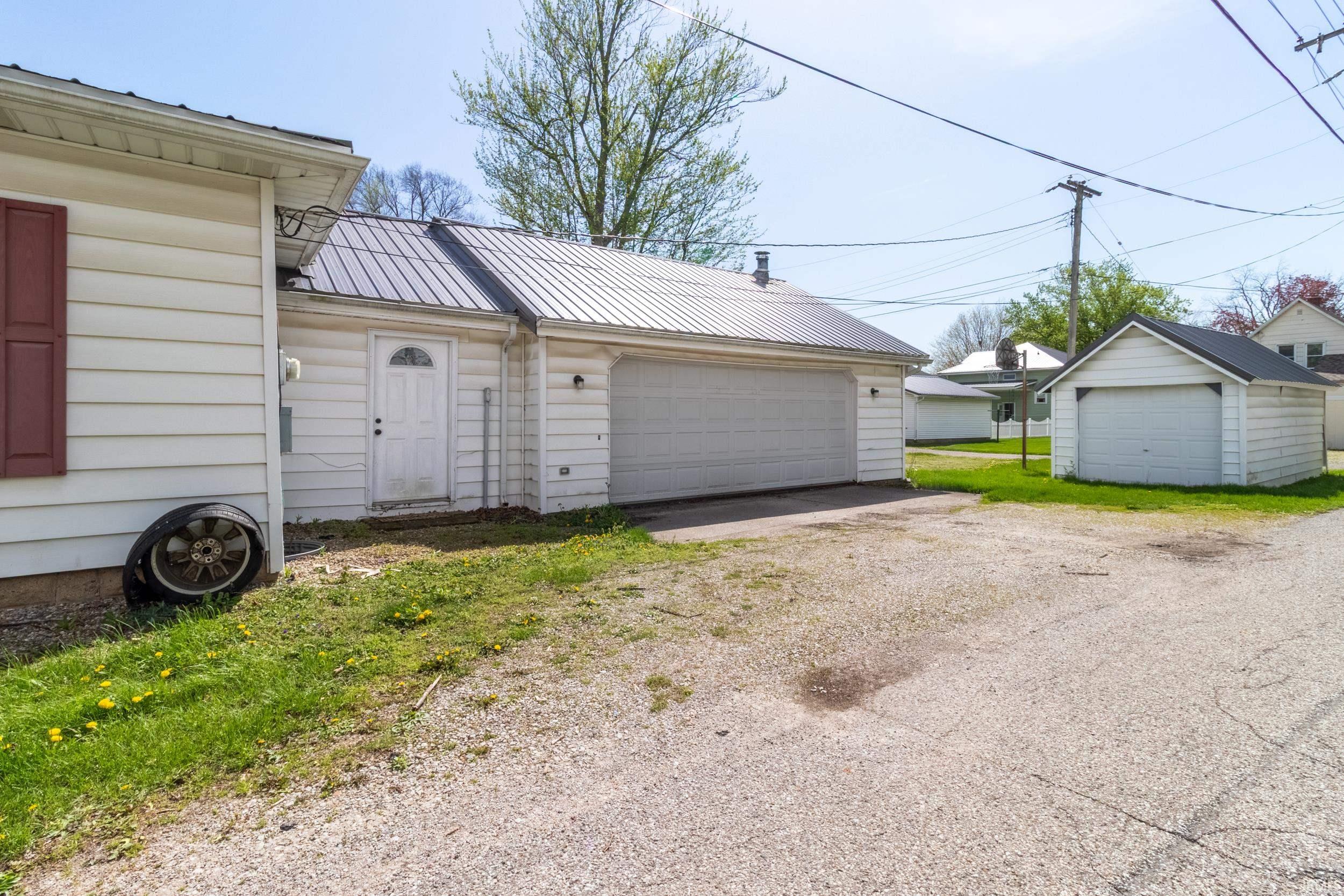152 Metzler Avenue Nappanee IN 46550