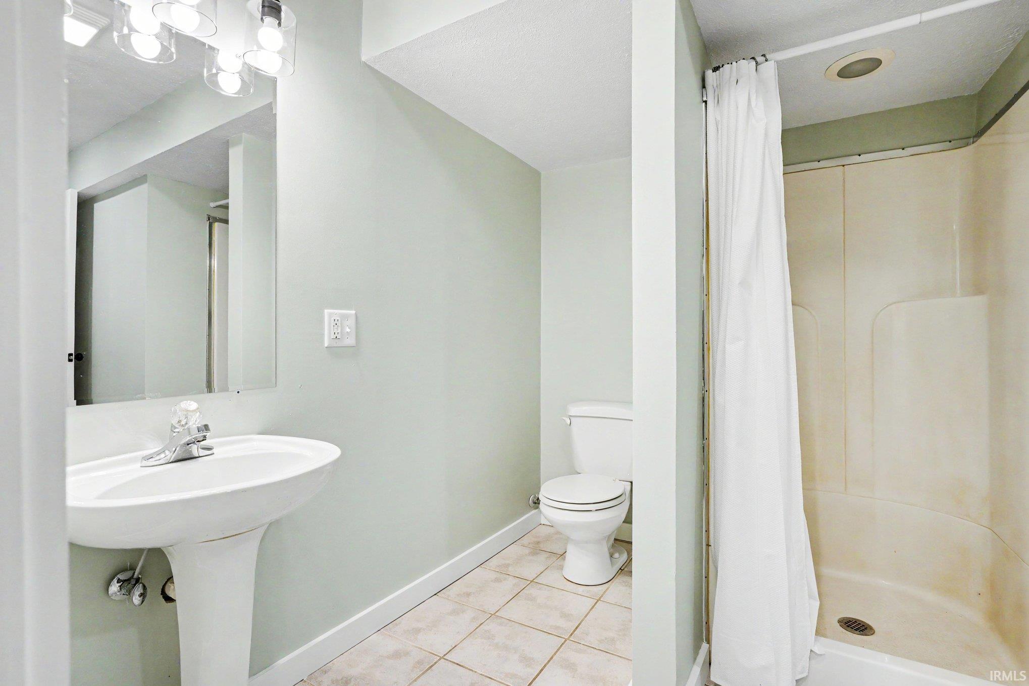 21475 Cheri Lane Bristol IN 46507