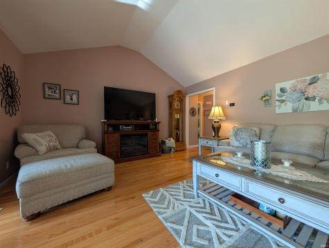 880 N Honeysuckle Lane Vincennes IN 47591