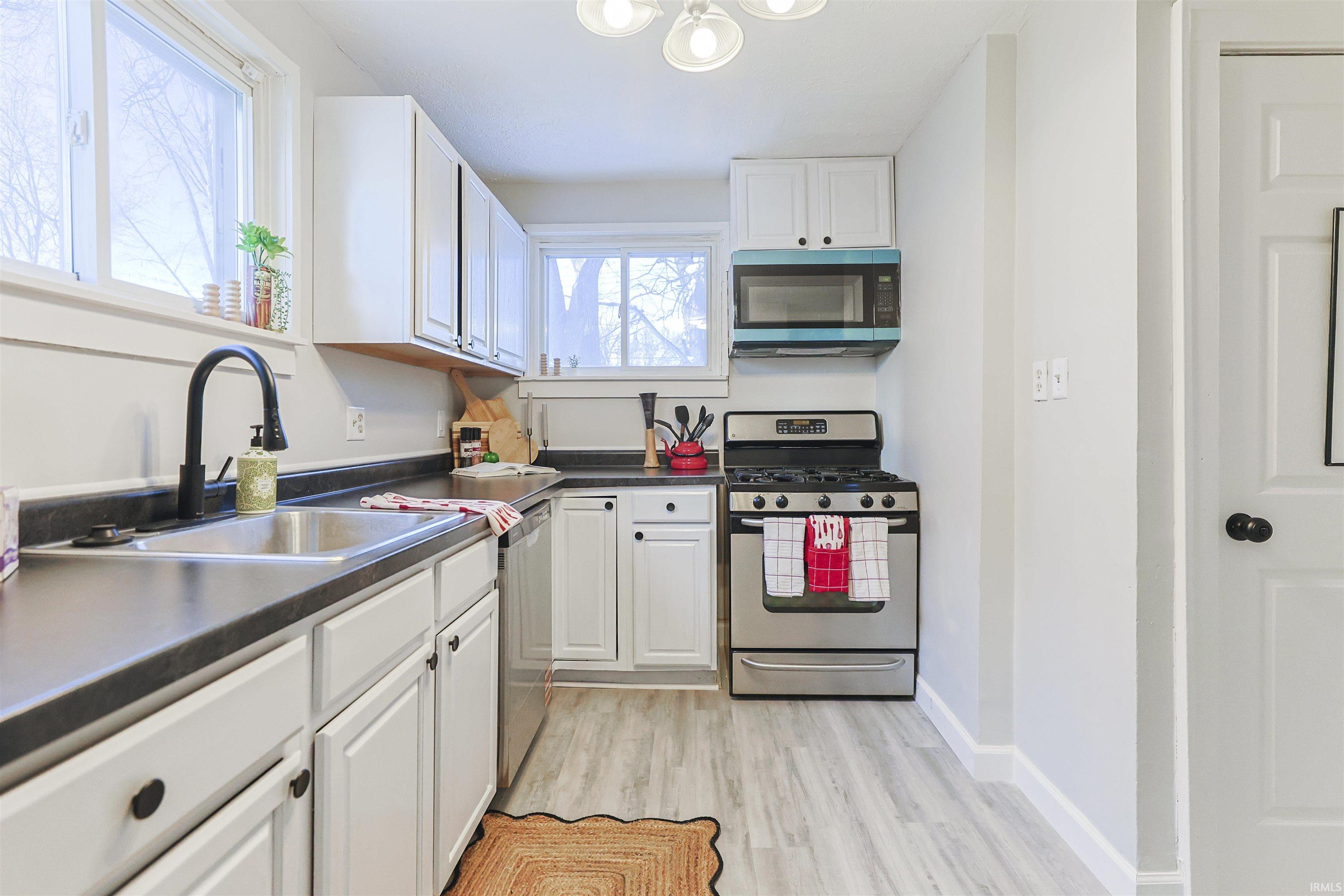 811 E Ewing Avenue South Bend IN 46613