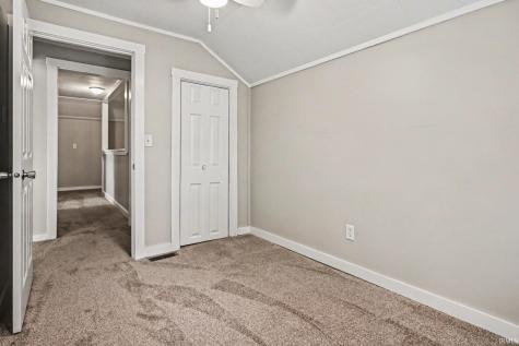 104 E Prairie Street Leesburg IN 46538