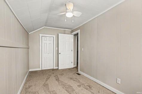 104 E Prairie Street Leesburg IN 46538