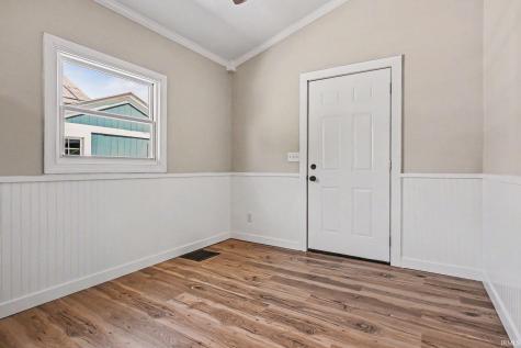 104 E Prairie Street Leesburg IN 46538