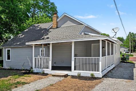 104 E Prairie Street Leesburg IN 46538