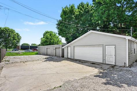 104 E Prairie Street Leesburg IN 46538