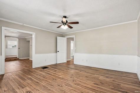 104 E Prairie Street Leesburg IN 46538