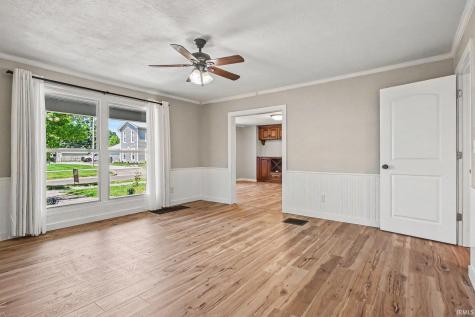104 E Prairie Street Leesburg IN 46538