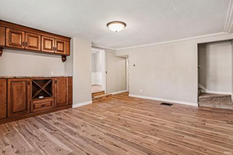 104 E Prairie Street Leesburg IN 46538