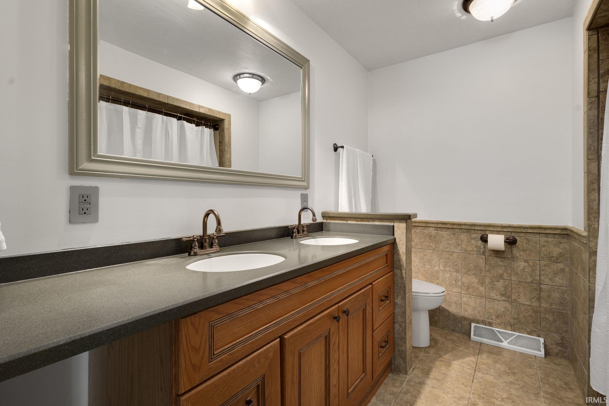 609 Westlake Drive Middlebury IN 46540