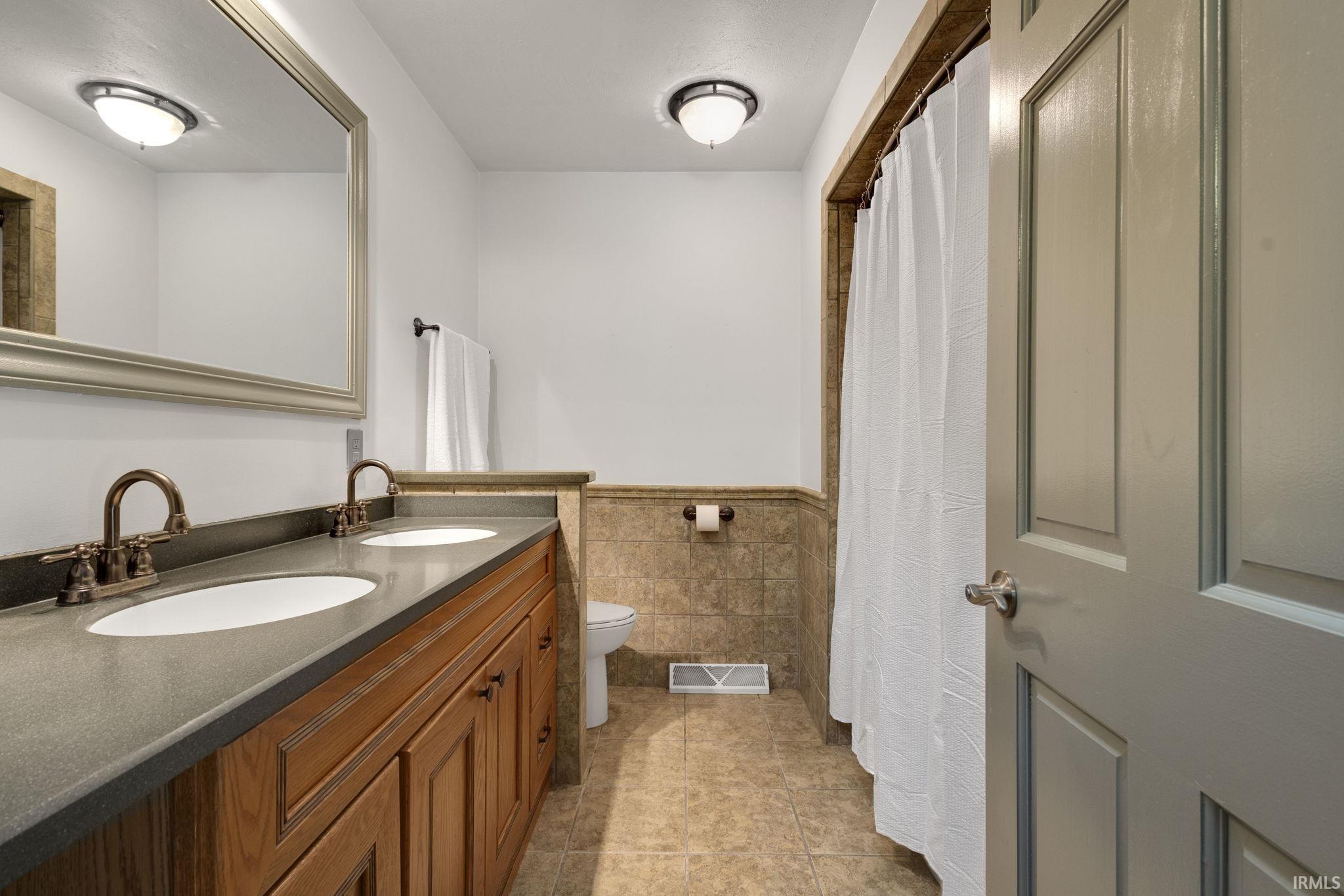 609 Westlake Drive Middlebury IN 46540