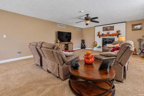 2514 Barbara Court Wadesville IN 47638