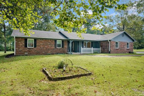 563 Yockey Estates Mitchell IN 47446