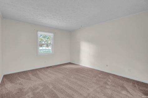563 Yockey Estates Mitchell IN 47446
