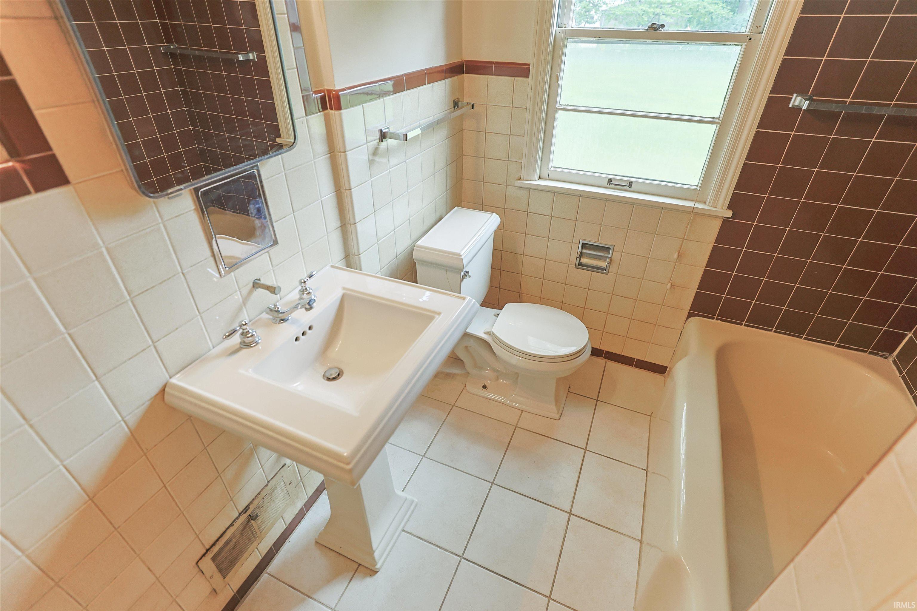 1440 E Colfax Avenue South Bend IN 46617