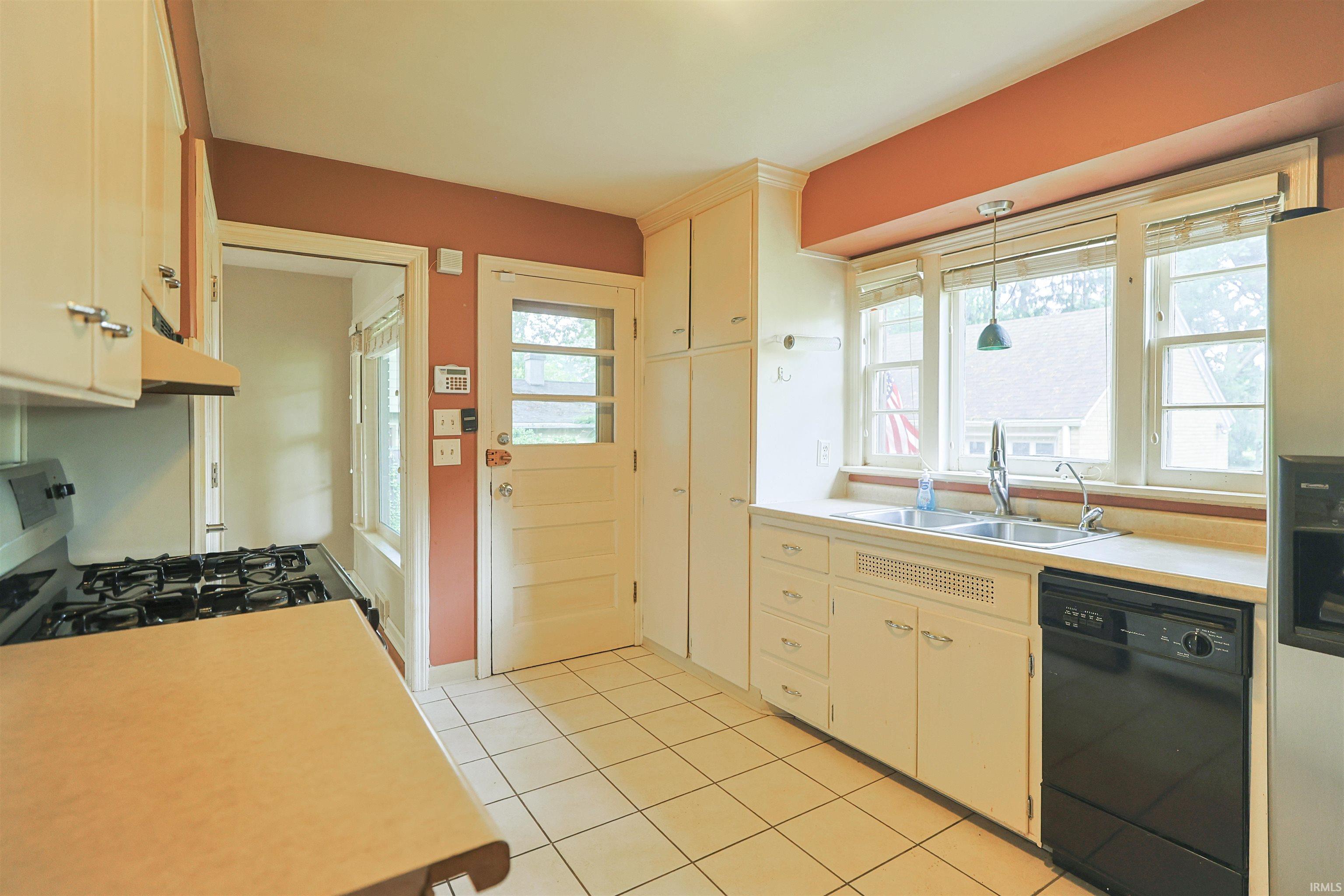 1440 E Colfax Avenue South Bend IN 46617