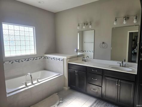 2955 S 500 W Russiaville IN 46979