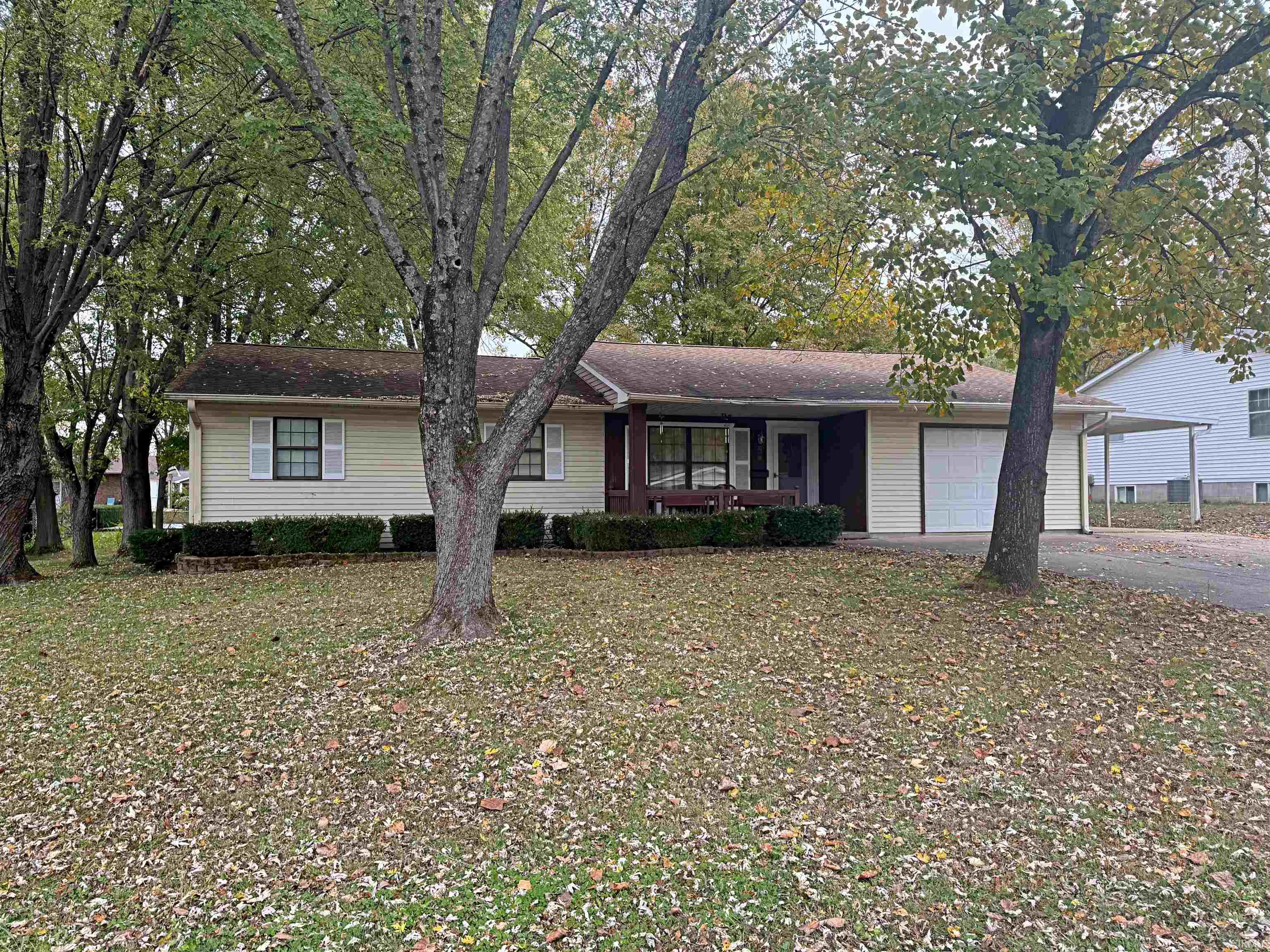 5 Kelly Drive Washington IN 47501