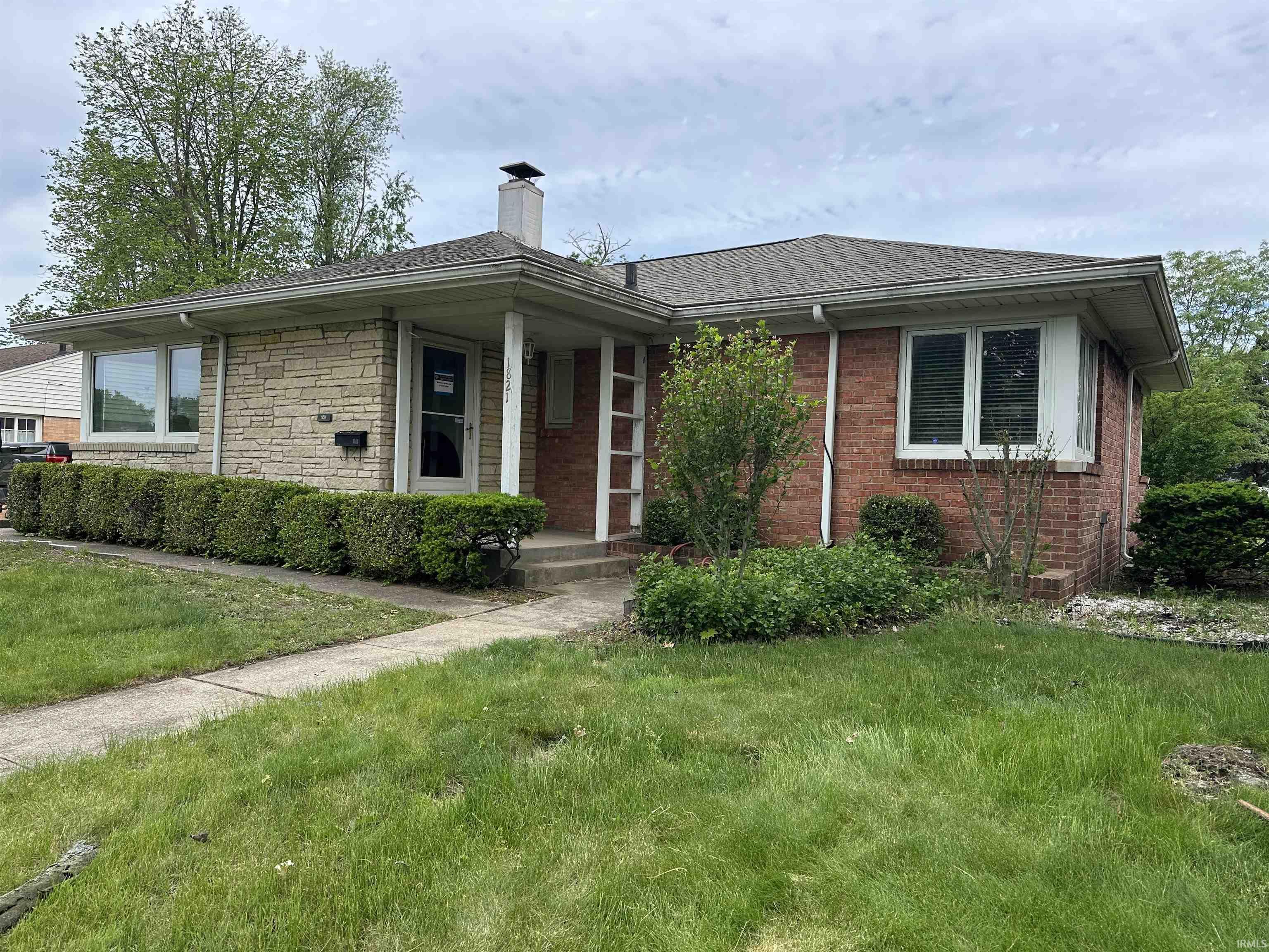 1821 Rockne Drive South Bend IN 46617
