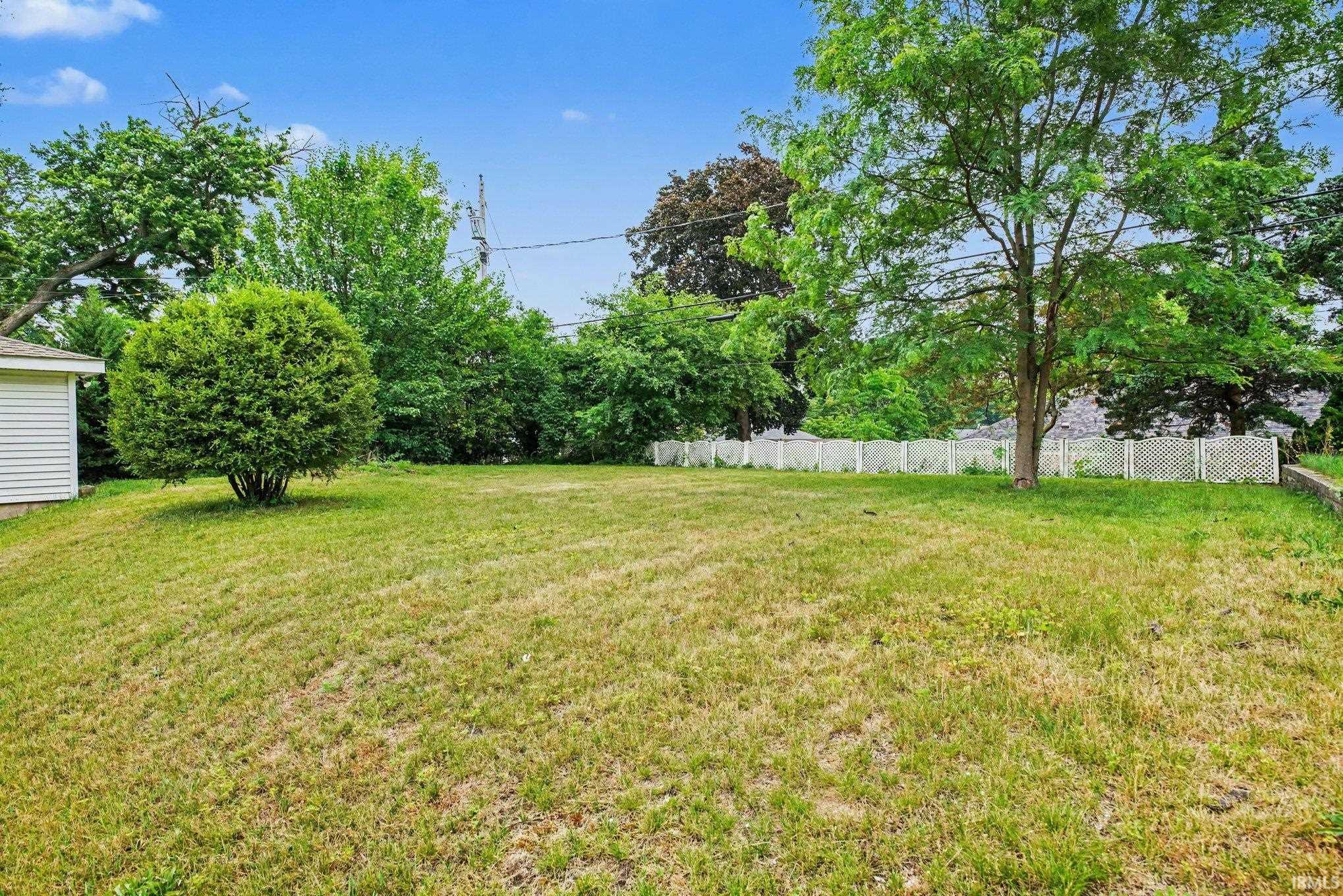 1821 Rockne Drive South Bend IN 46617
