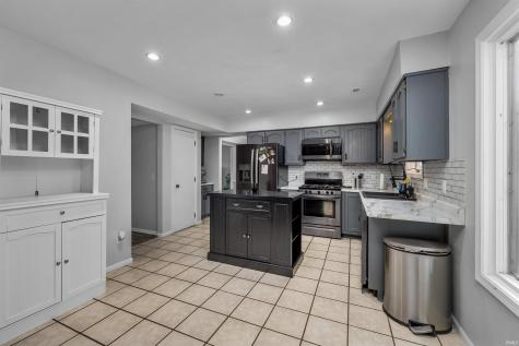 6334 Kiwanis Drive Fort Wayne IN 46835