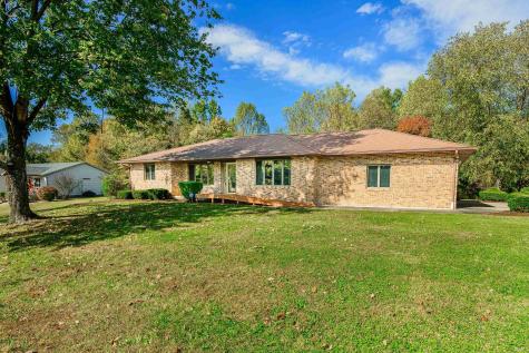 25 Country Estates Drive Mitchell IN 47446