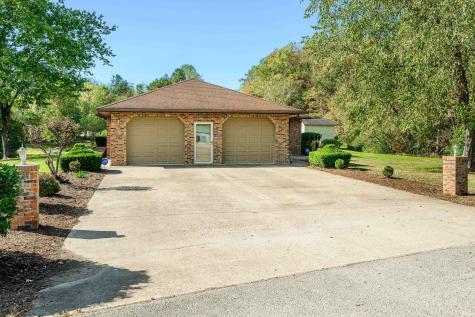 25 Country Estates Drive Mitchell IN 47446