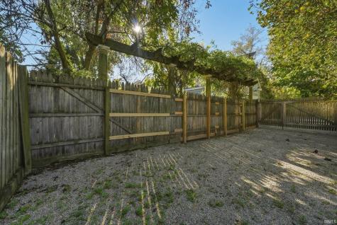 2326 Eastbrook Drive Fort Wayne IN 46805