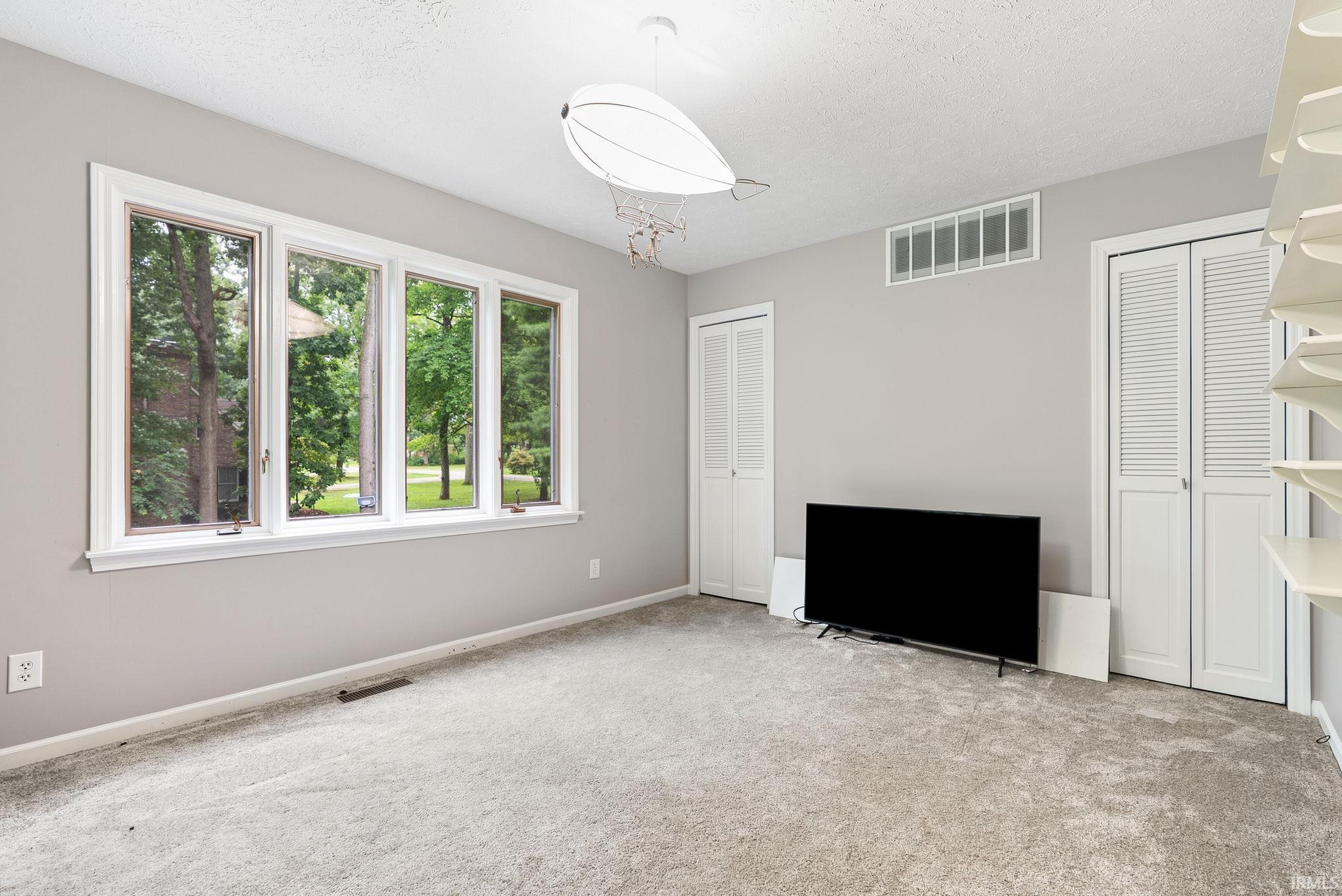 1177 N Shagbark Drive Warsaw IN 46582