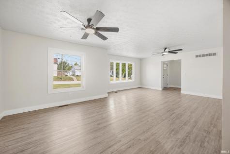 407 E 12th Street Huntingburg IN 47542