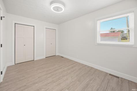 407 E 12th Street Huntingburg IN 47542