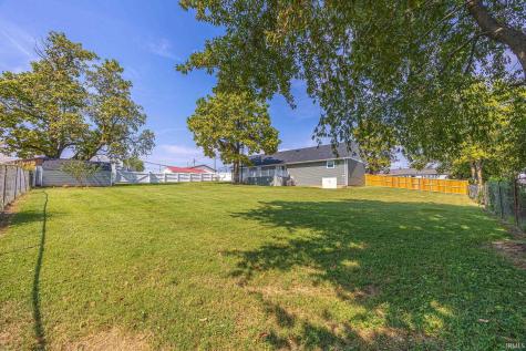 407 E 12th Street Huntingburg IN 47542