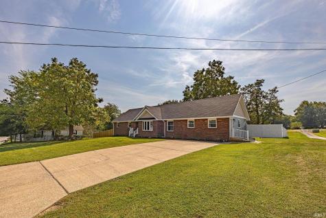 407 E 12th Street Huntingburg IN 47542