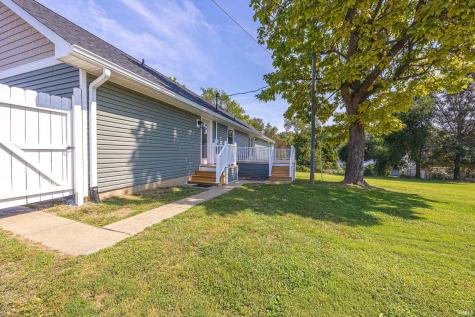 407 E 12th Street Huntingburg IN 47542