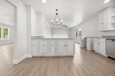 407 E 12th Street Huntingburg IN 47542