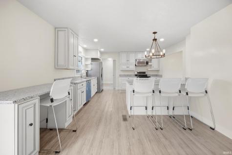 407 E 12th Street Huntingburg IN 47542