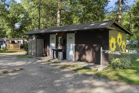 8040 E Tall Oaks Street Monticello IN 47960