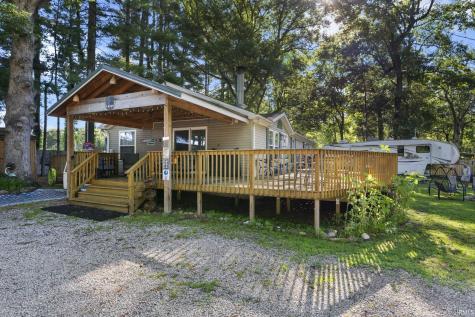 8040 E Tall Oaks Street Monticello IN 47960