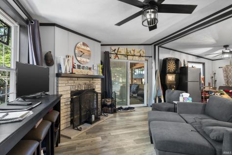 8040 E Tall Oaks Street Monticello IN 47960