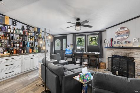 8040 E Tall Oaks Street Monticello IN 47960