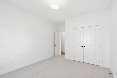 4824 Silverstone Passage Fort Wayne IN 46818
