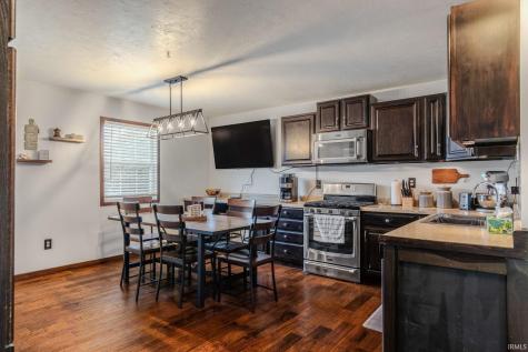 9285 E Sleepy Hollow Parkway Cromwell IN 46732