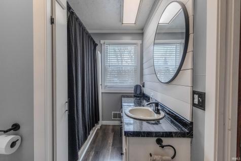9285 E Sleepy Hollow Parkway Cromwell IN 46732