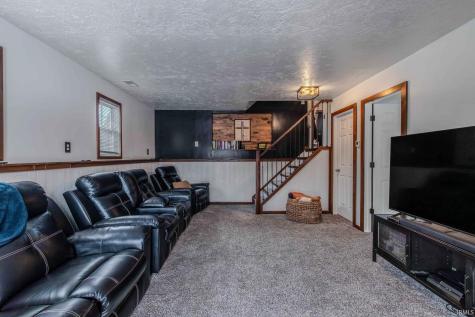 9285 E Sleepy Hollow Parkway Cromwell IN 46732