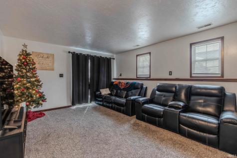 9285 E Sleepy Hollow Parkway Cromwell IN 46732