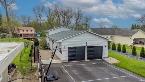 9285 E Sleepy Hollow Parkway Cromwell IN 46732