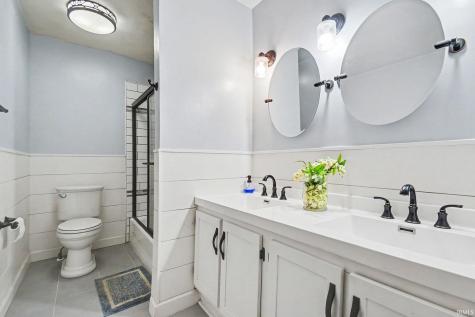 203 Wildemere Drive South Bend IN 46615
