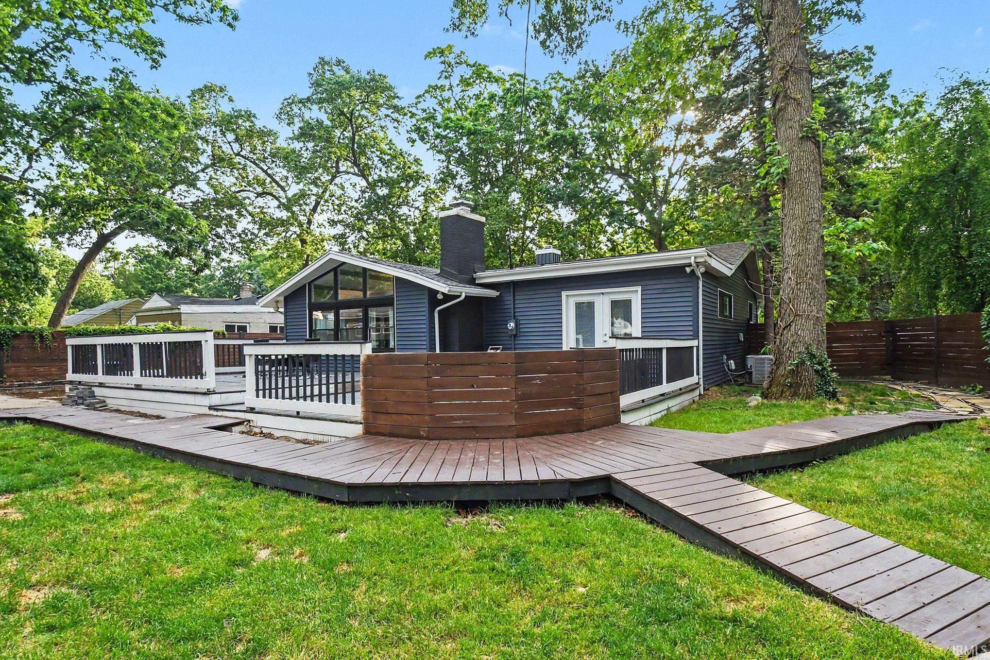 203 Wildemere Drive South Bend IN 46615
