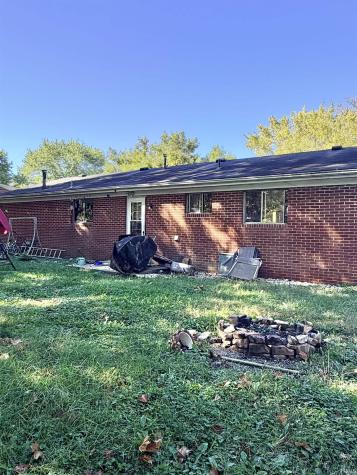 2300 S Wisteria Lane Muncie IN 47302