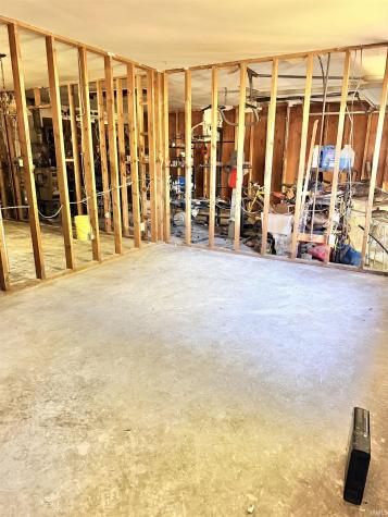 2300 S Wisteria Lane Muncie IN 47302