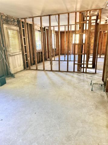 2300 S Wisteria Lane Muncie IN 47302